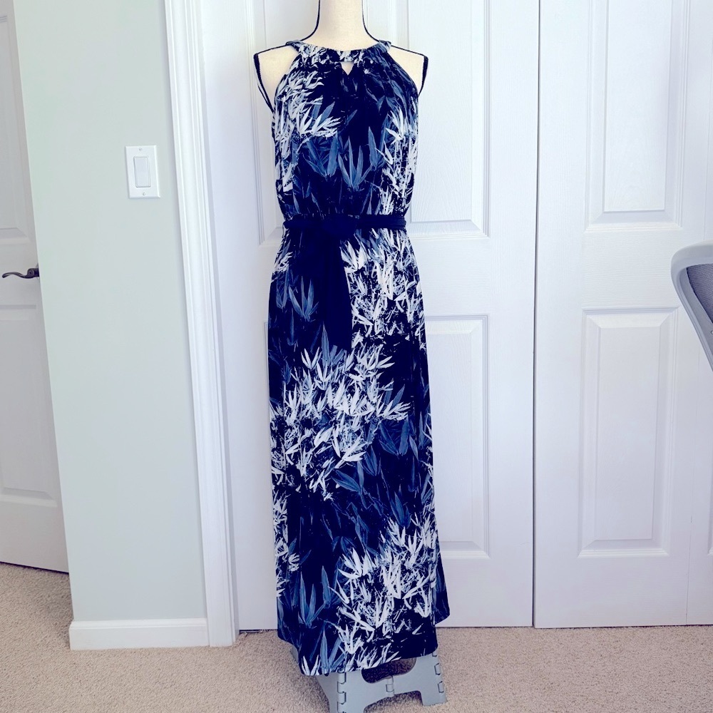 Christopher & Banks Blue and White Halter wrinkle free Beachy Cruise dress Small